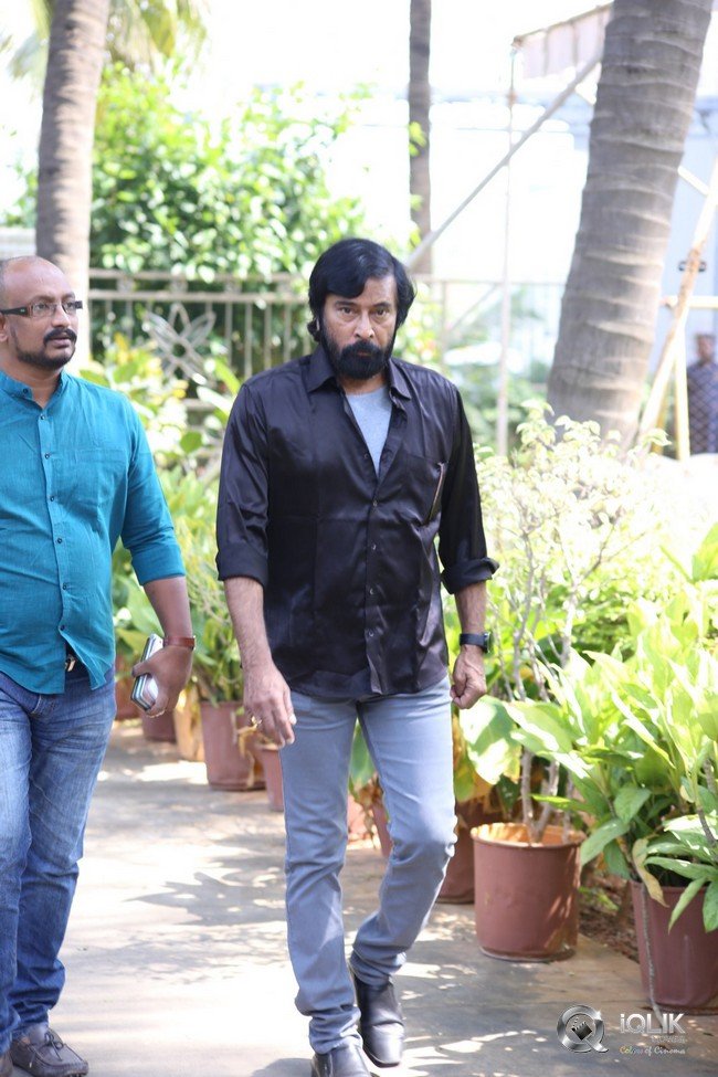 Celebrities-pay-homage-to-superstar-Krishna